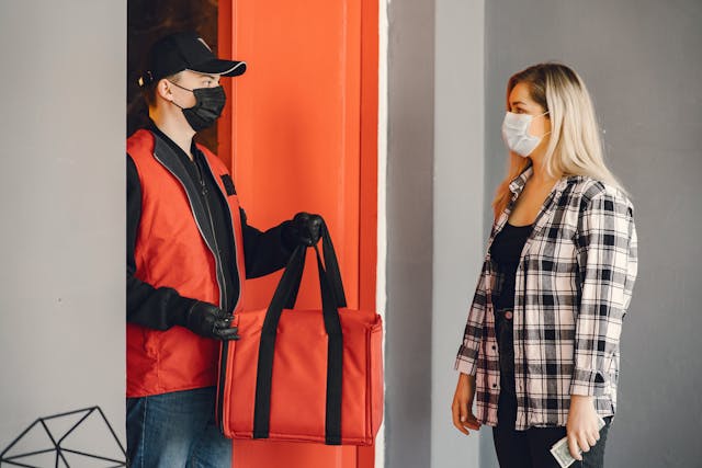 Online Food Delivery Sees Rapid Growth, Yet Huge Scope Remains